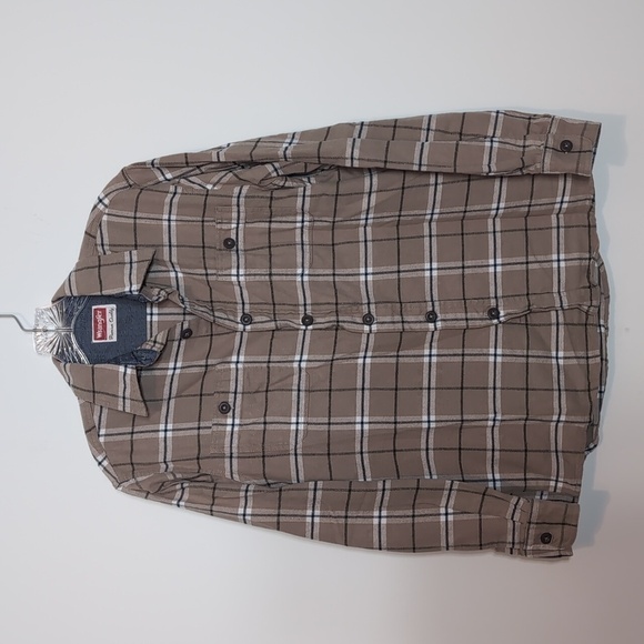 Wrangler Plaid Flannel Button Down - Picture 1 of 4